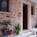 Edward Luxury Suites