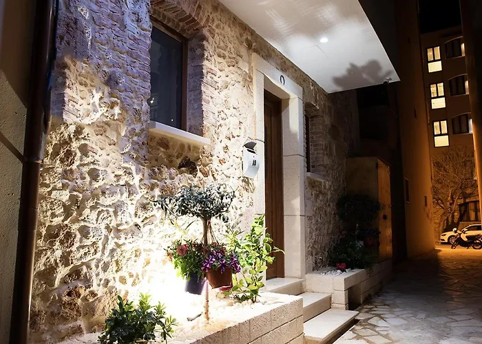 Edward Luxury Suites